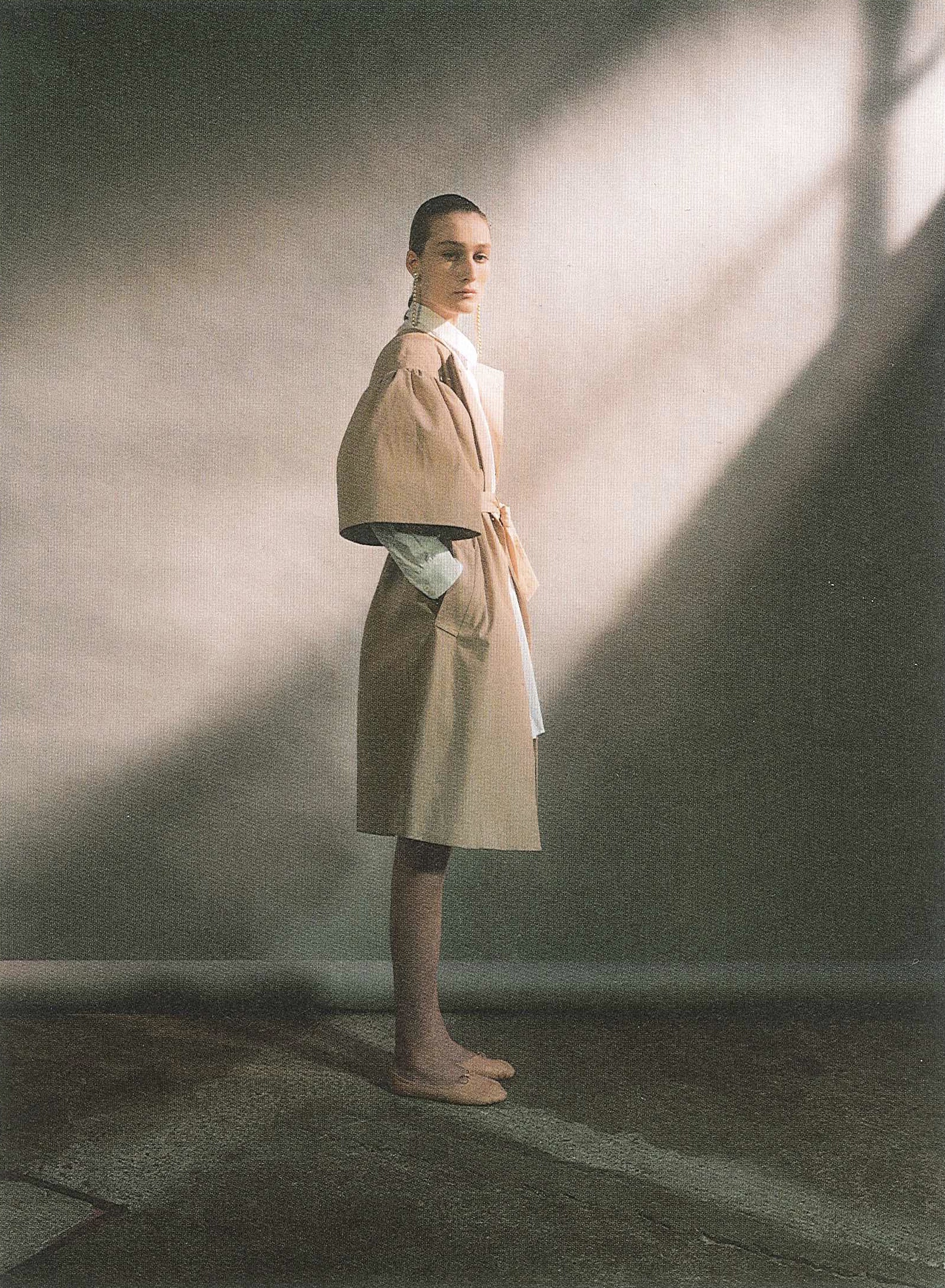 Lutz's Bellcoat Trench over a white cotton shirt in ENCENS